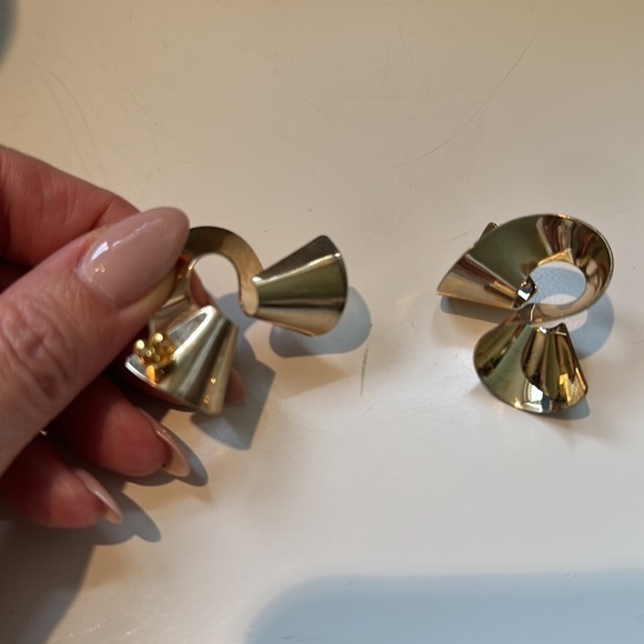 8 Other Reasons Joppie Earrings in Gold - Picture 4 of 6